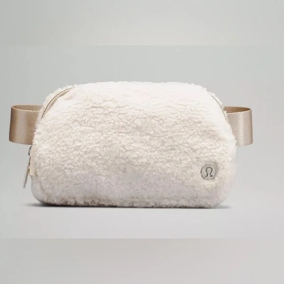 Lululemon Everywhere Fleece Belt Bag Ivory - Picture 1 of 2